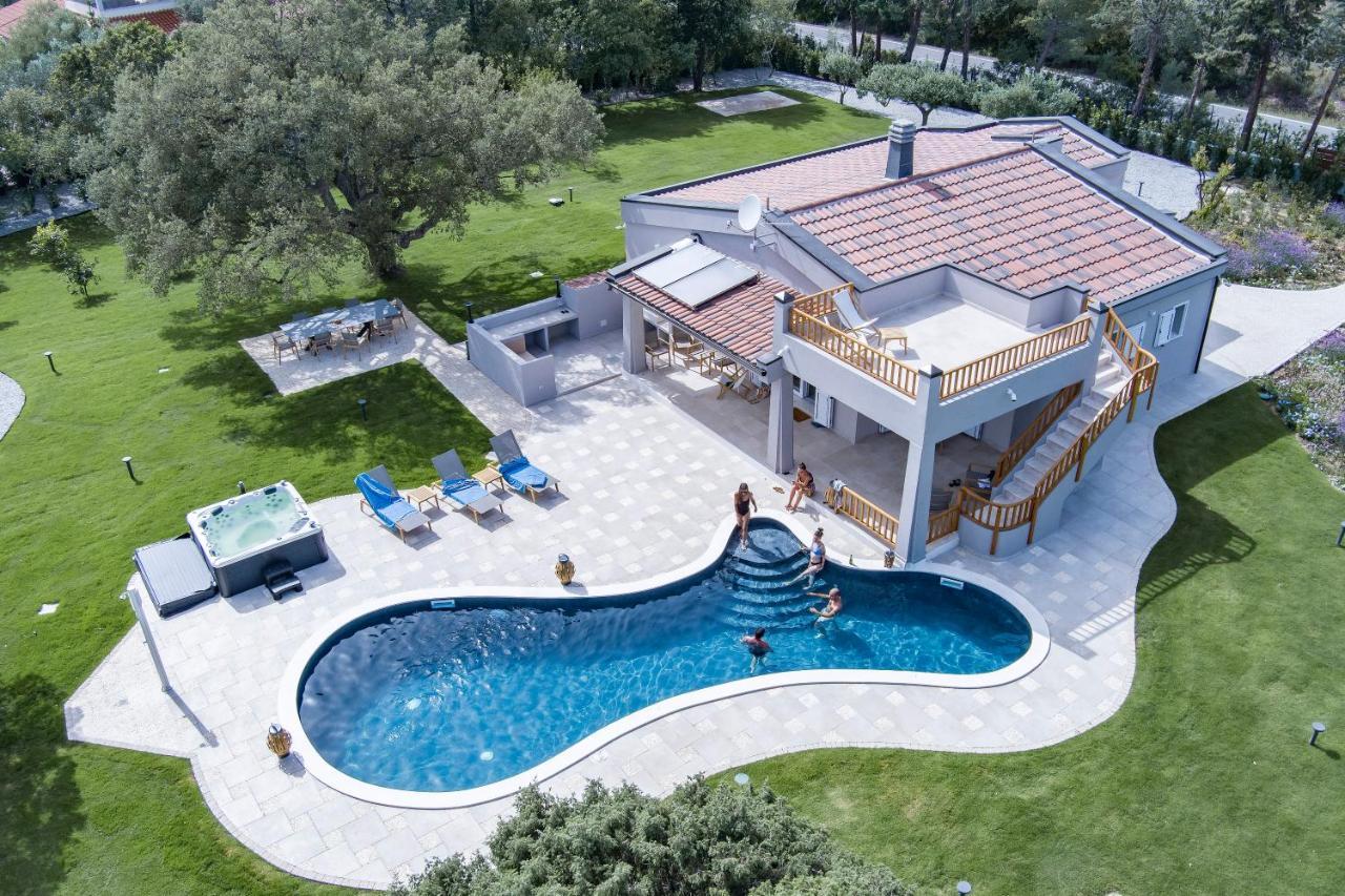 Villa Golden Root Real Estate Сан-Теодоро Экстерьер фото