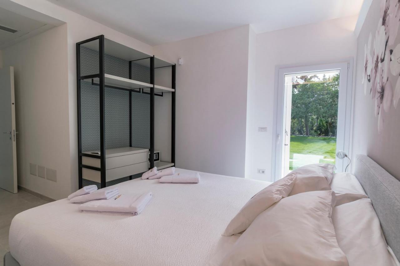 Villa Golden Root Real Estate Сан-Теодоро Экстерьер фото