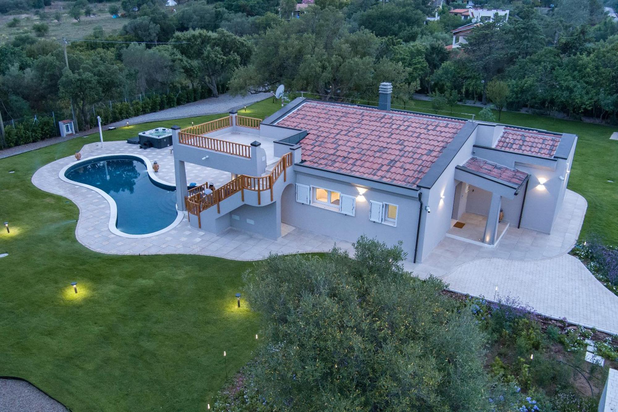 Villa Golden Root Real Estate Сан-Теодоро Экстерьер фото