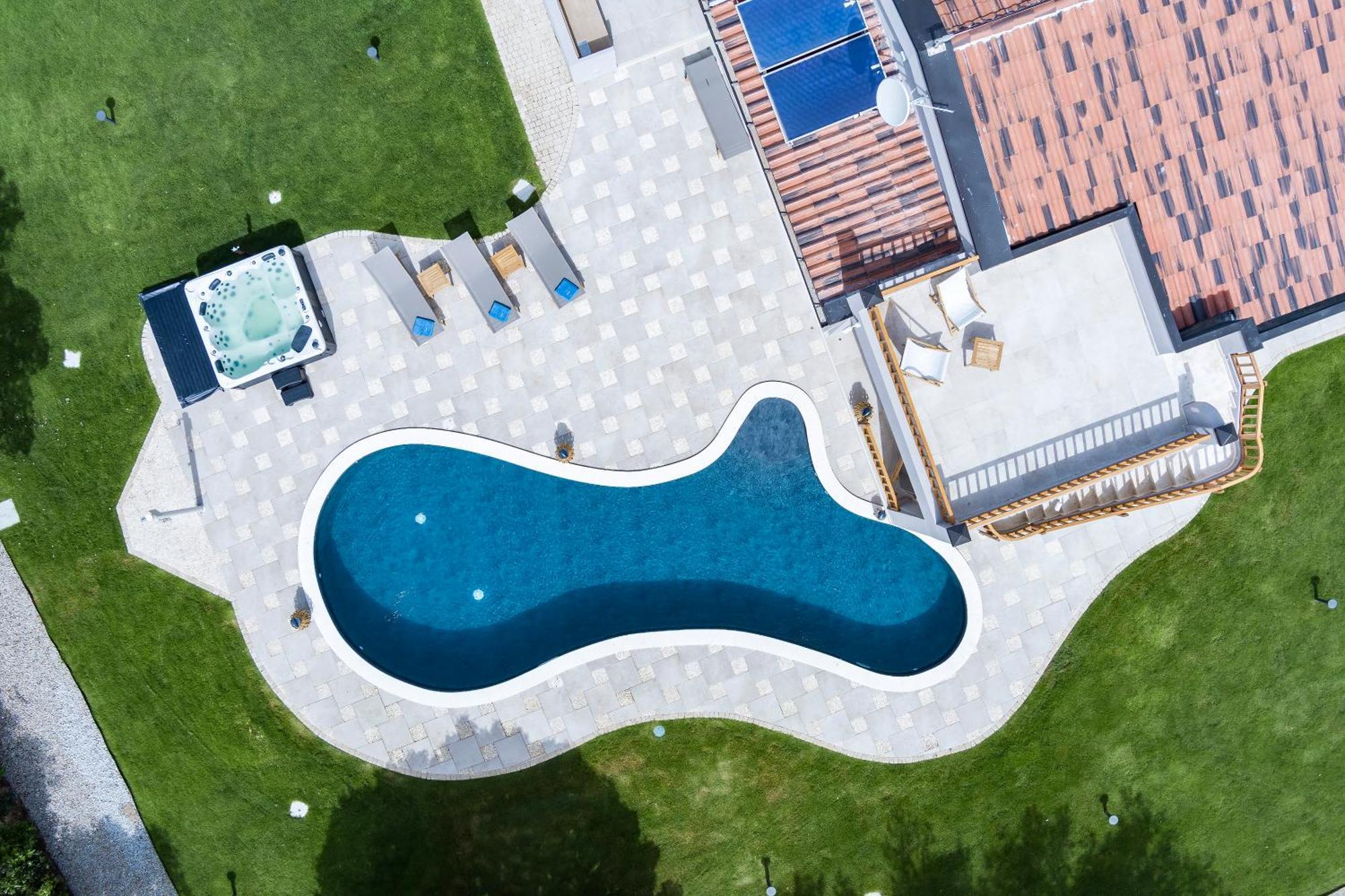 Villa Golden Root Real Estate Сан-Теодоро Экстерьер фото